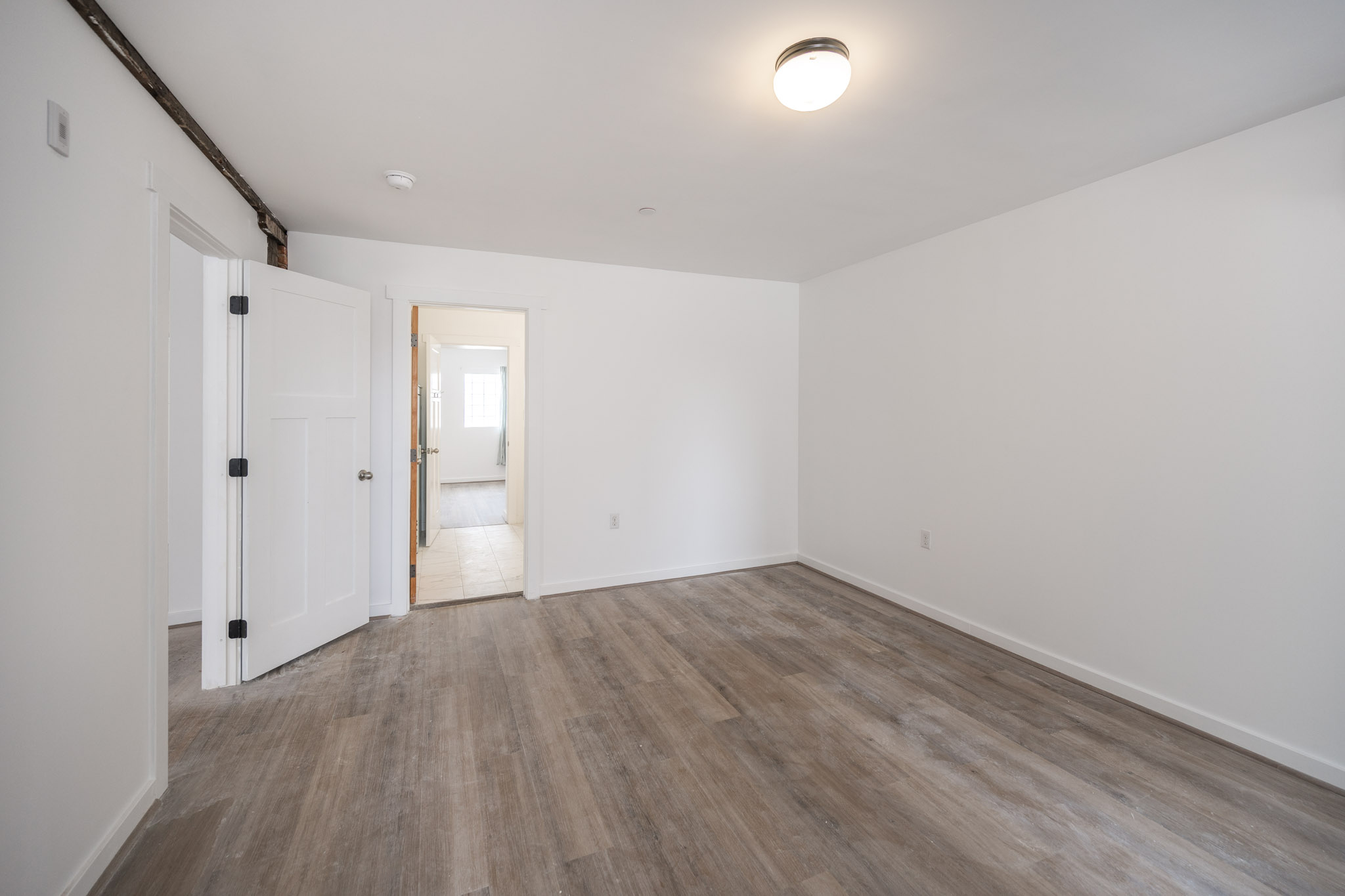 711 W Thompson St_Unit 2_-08