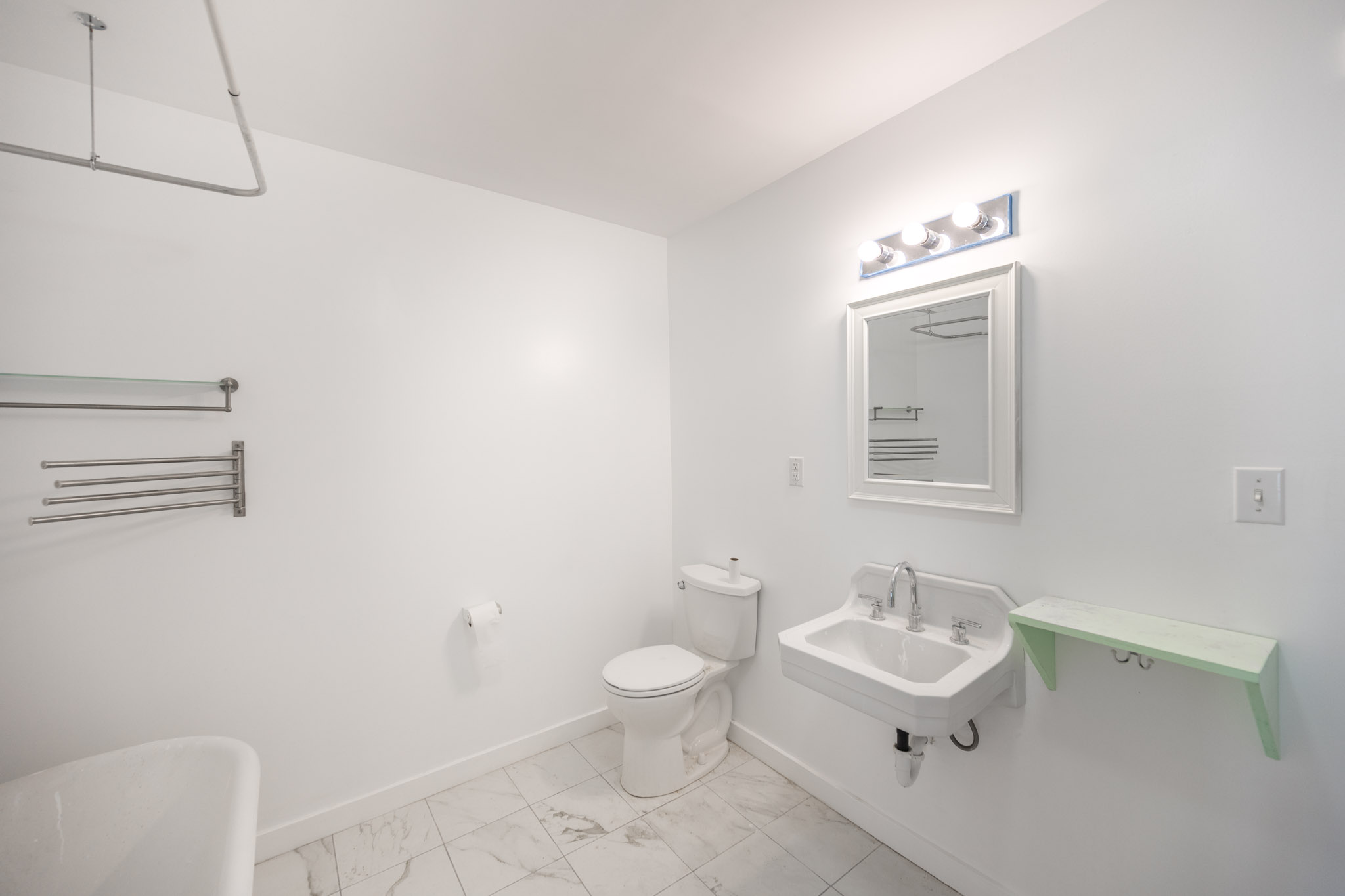 711 W Thompson St_Unit 2_-10